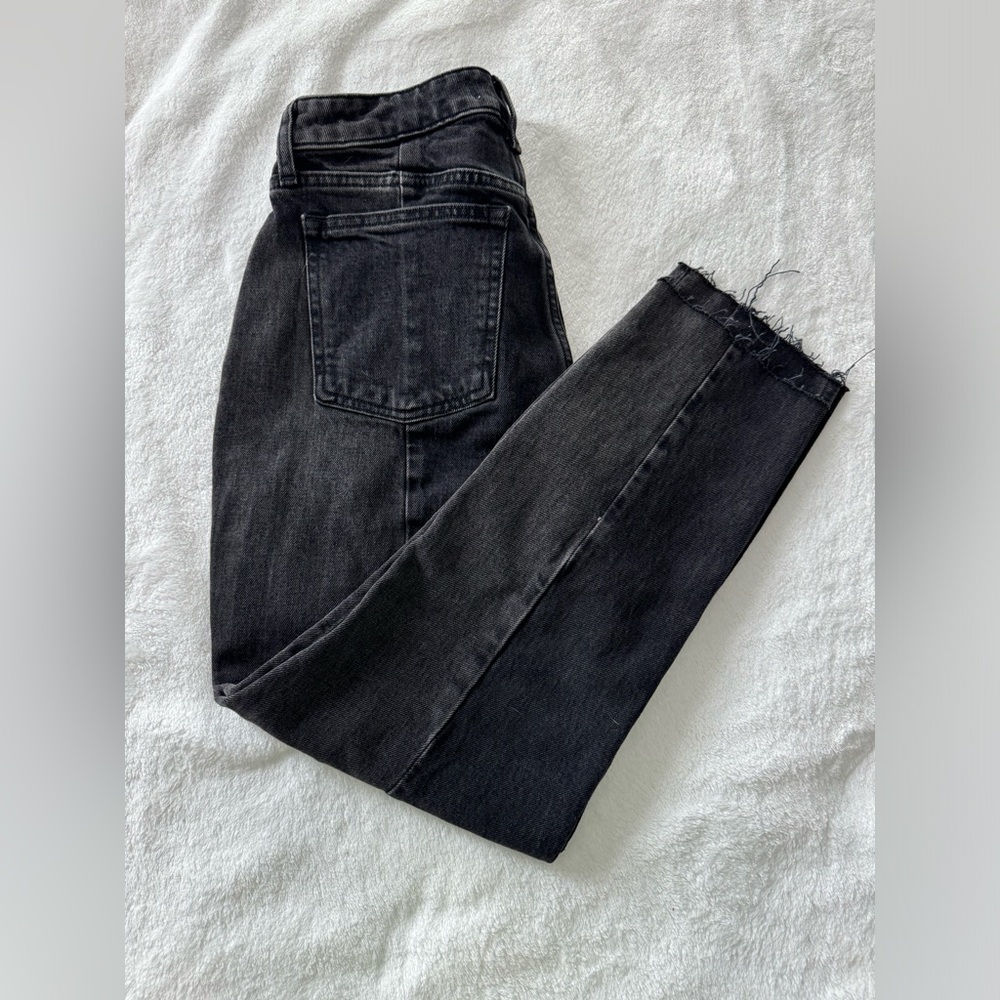 Abercrombie and Fitch mom jeans